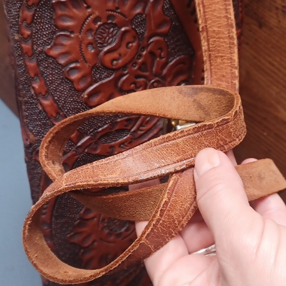Tooled purse - Picture 15 of 16